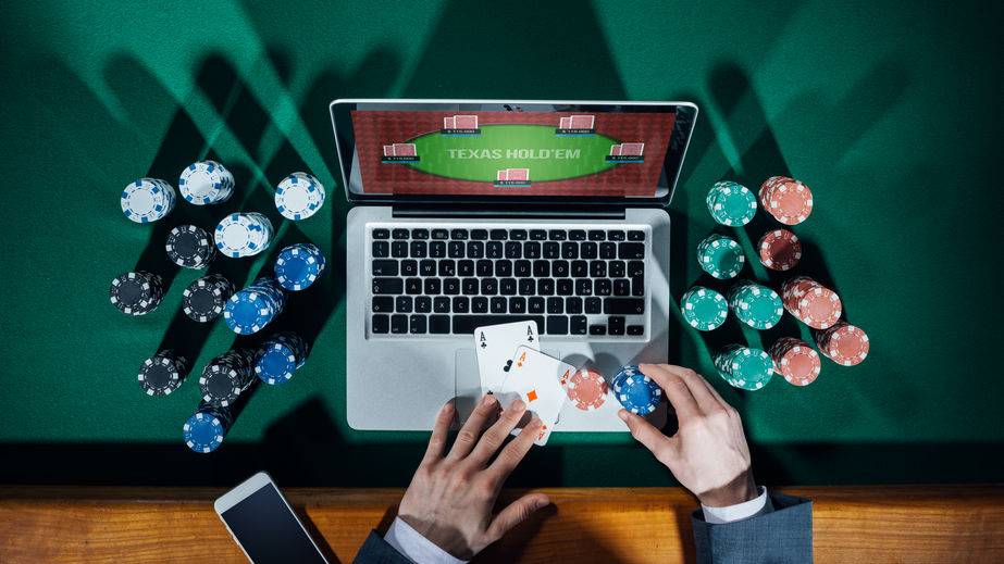 Online poker gambling